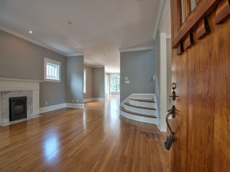 921 W Markham Ave, Durham, NC 27701