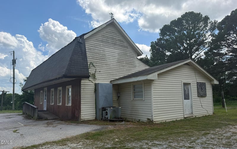 921 Nc 55, Coats, NC 27521