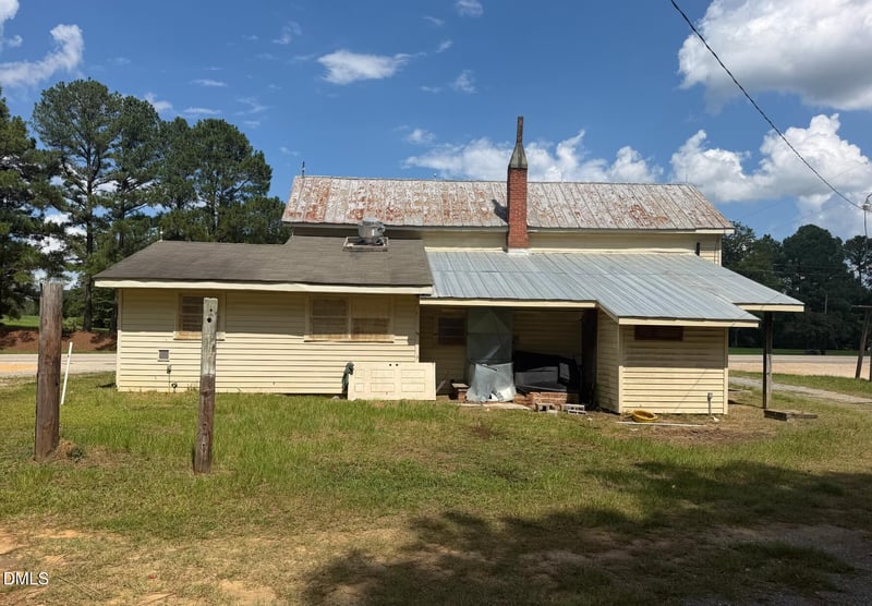921 Nc 55, Coats, NC 27521