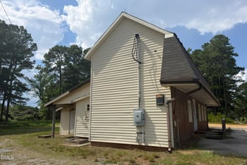 921 Nc 55 , Coats, NC 27521
