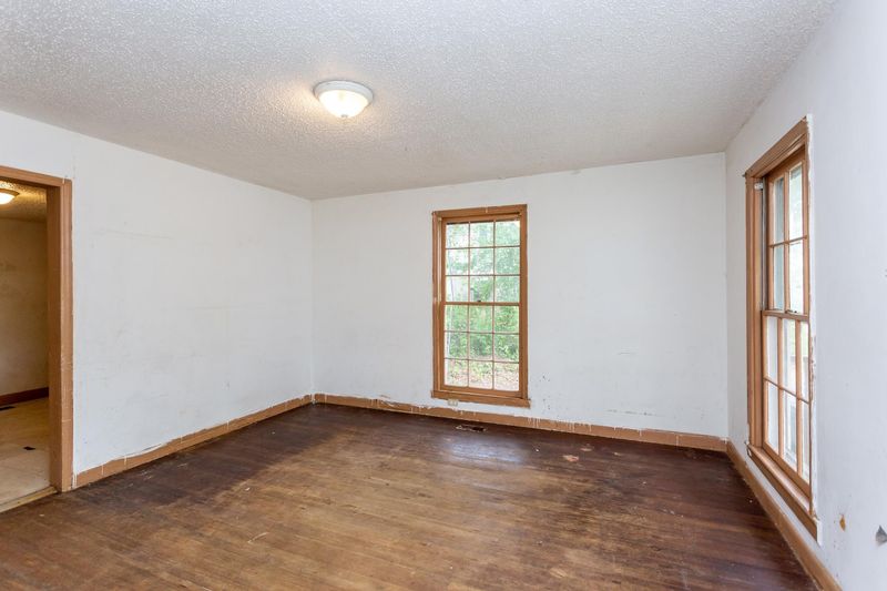 921 Orient St, Durham, NC 27701