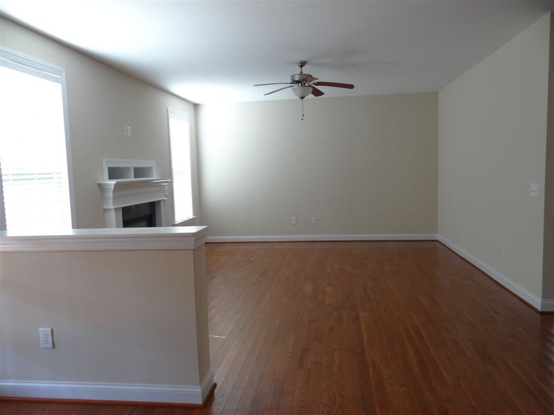 921 Queensdale Dr, Cary, NC 27519