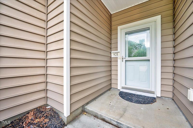 921 Shefford Town Dr, Rolesville, NC 27571