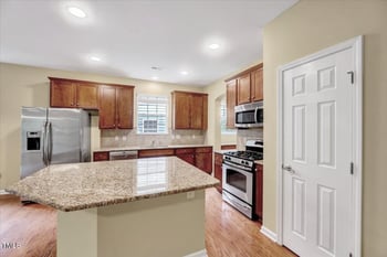 921 Shefford Town Dr, Rolesville, NC 27571