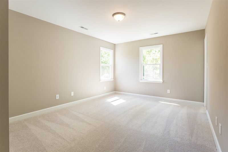 921 Skylar Ct, Wake Forest, NC 27587