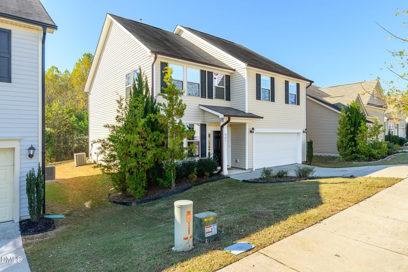 921 Stable Fern Dr, Fuquay Varina, NC 27526