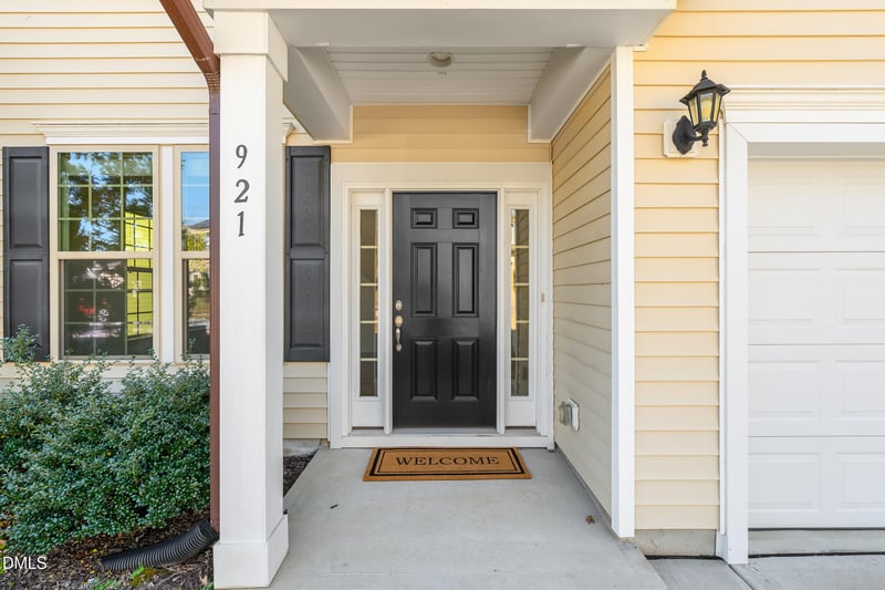921 Stable Fern Dr, Fuquay Varina, NC 27526