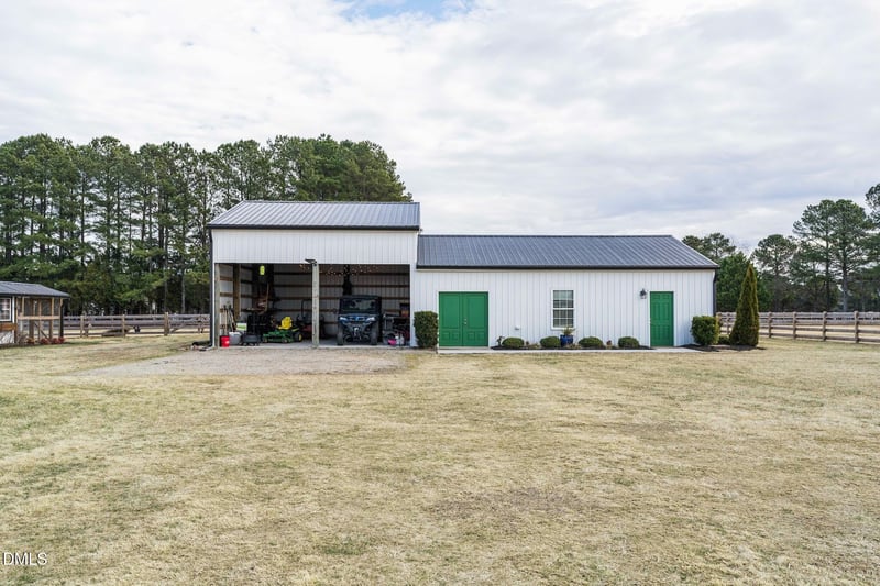 921 Tilghman Rd, Dunn, NC 28334