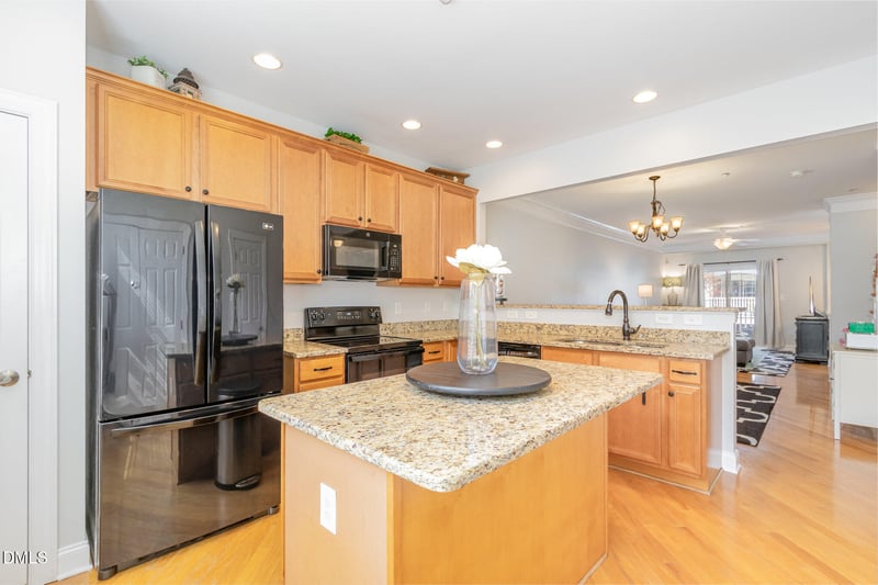 9211 Calabria Dr #117, Raleigh, NC 27617