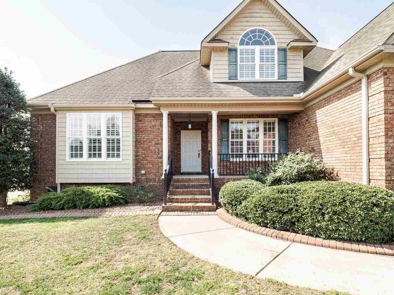 9212 Ashton Glen Dr, Zebulon, NC 27957