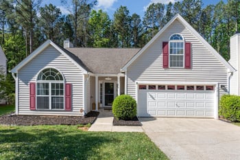 9212 Erinsbrook Dr, Raleigh, NC 27617