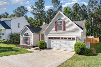 9212 Erinsbrook Dr, Raleigh, NC 27617