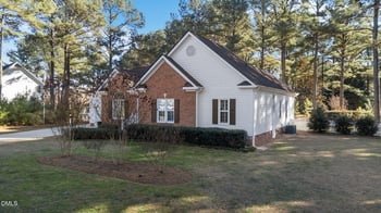 9212 Hunters Greene Dr, Zebulon, NC 27597