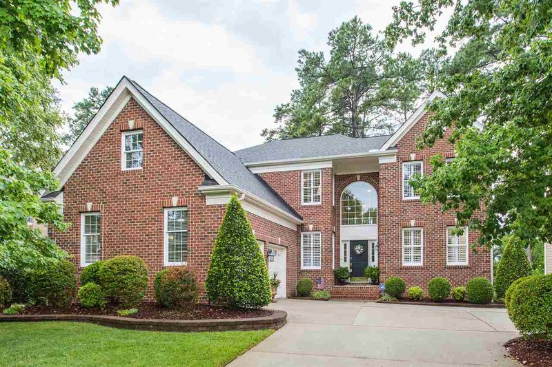 9213 Sanctuary Ct, Raleigh, NC 27617