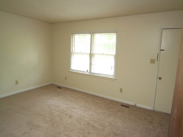 9216 Holly Springs Rd, Apex, NC 27539