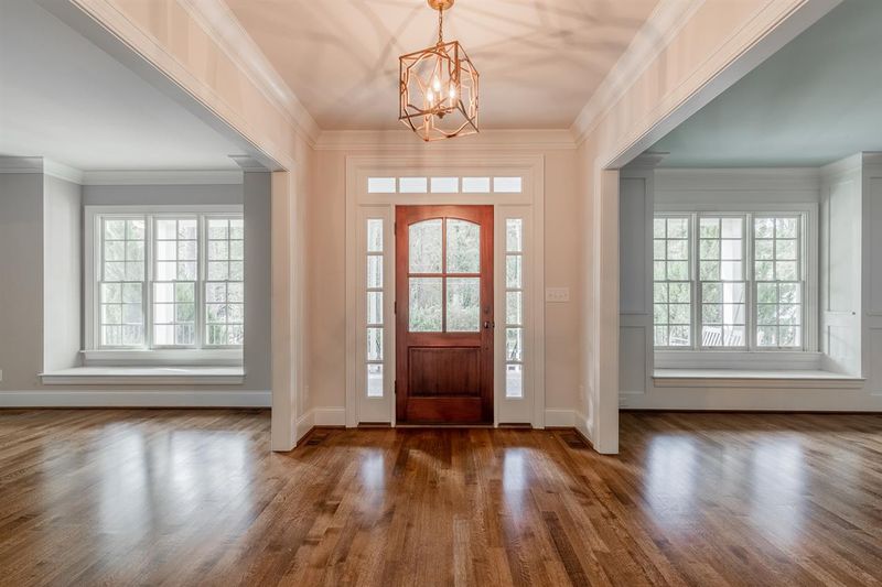 922 Cranbrook Rd, Raleigh, NC 27609