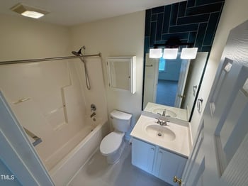 922 Edgewater Cir, Chapel Hill, NC 27516