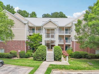 922 Glenolden Ct, Cary, NC 27513