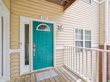 922 Glenolden Ct, Cary, NC 27513
