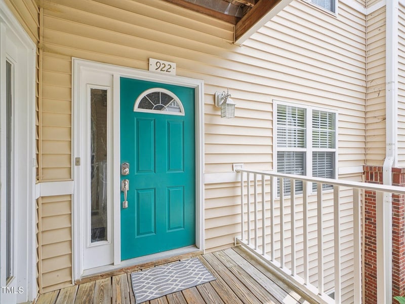 922 Glenolden Ct, Cary, NC 27513