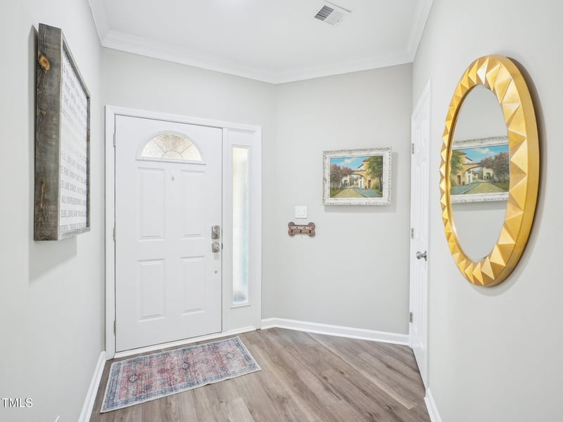 922 Glenolden Ct, Cary, NC 27513