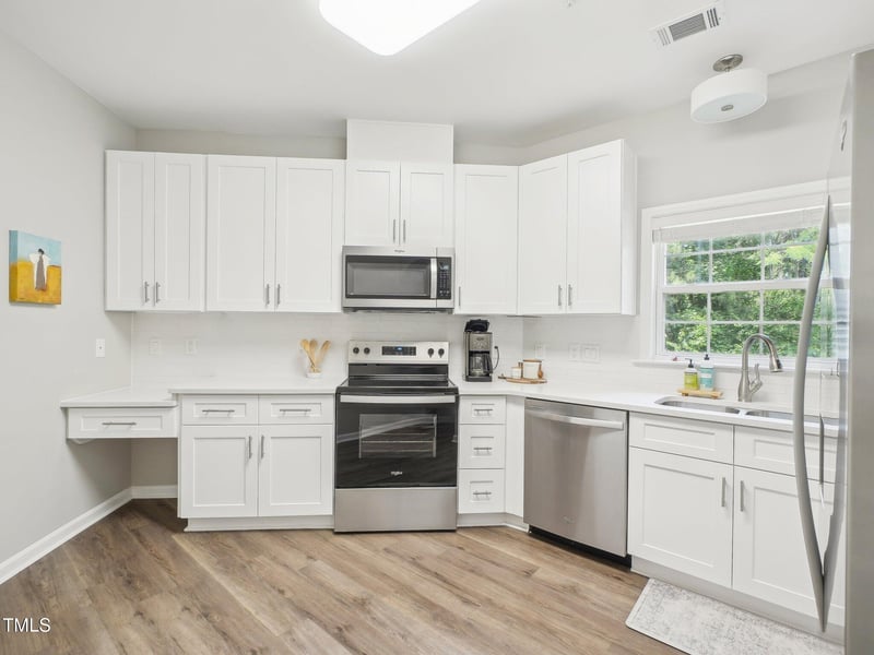 922 Glenolden Ct, Cary, NC 27513
