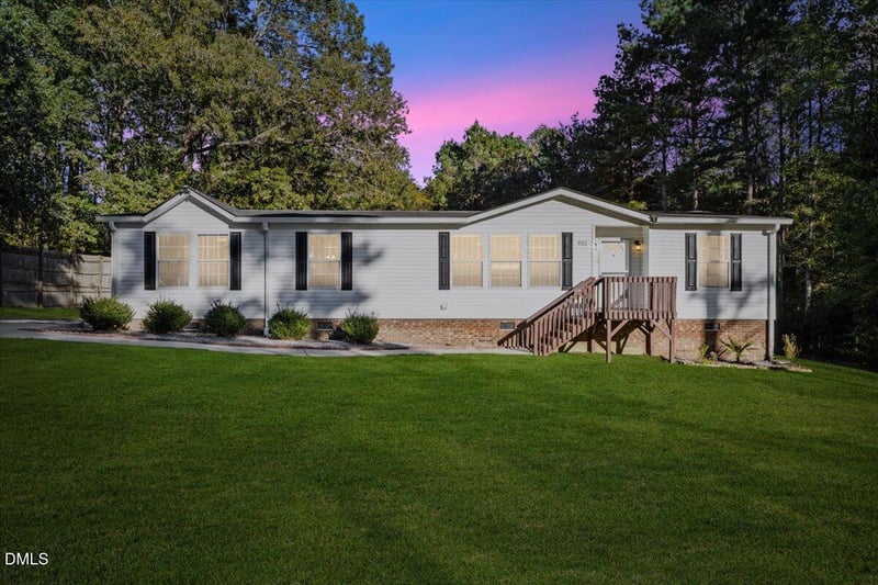 922 Humminfbird Rd, Four Oaks, NC 27524