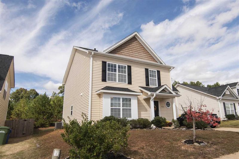 922 Ribbonleaf Ln, Fuquay Varina, NC 27526