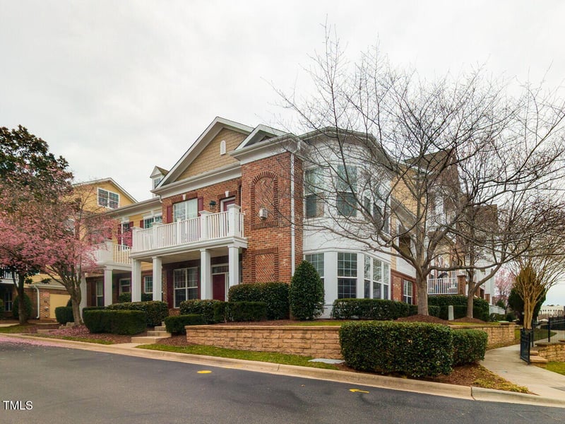 9221 Calabria Dr #121, Raleigh, NC 27617