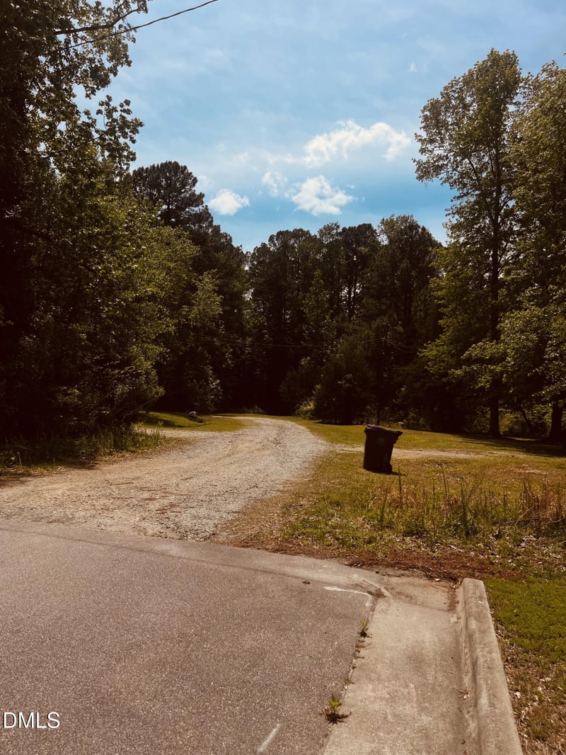 9224 Eisenhower Dr, Apex, NC 27539