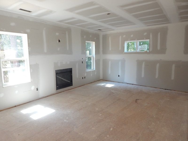 9228 Ashton Glen Dr, Zebulon, NC 27597