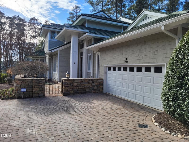 923 Crabtree Crossing Pw, Morrisville, NC 27560