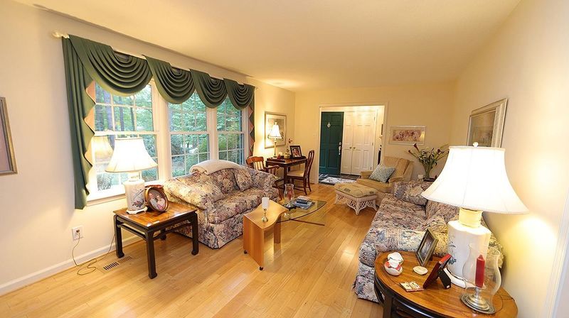 923 Crestwood Ln, Chapel Hill, NC 27517