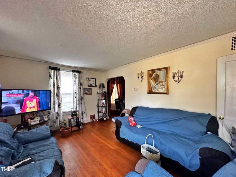 923 Graham St, Burlington, NC 27217