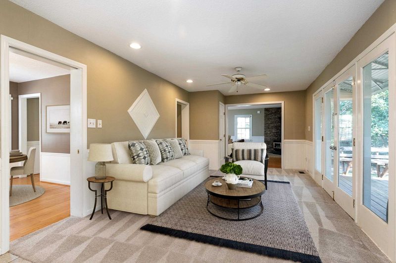 923 Hillview Dr, Cary, NC 27511