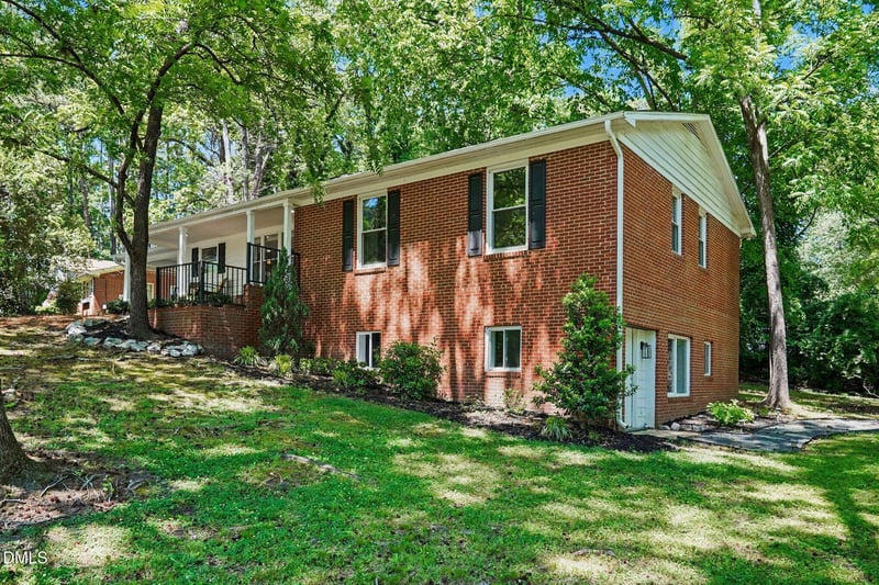 923 Meadowbrook Dr, Garner, NC 27529