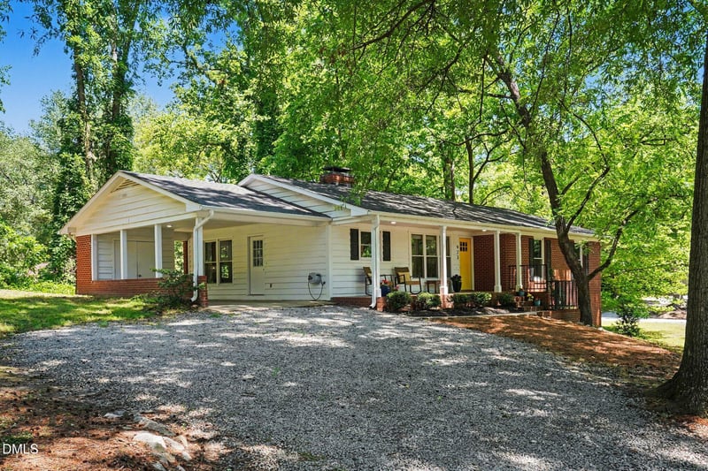 923 Meadowbrook Dr, Garner, NC 27529