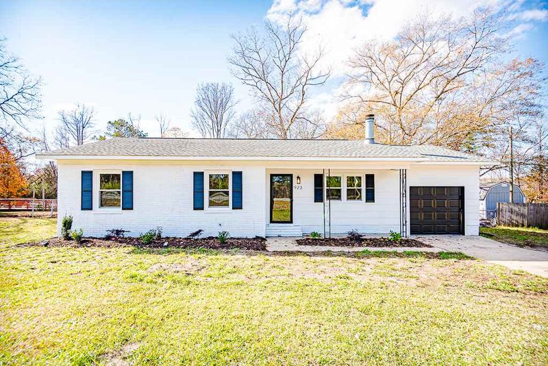 923 Nc 87 N, Sanford, NC 27332