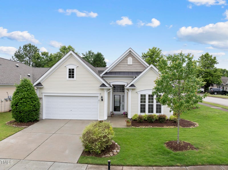 923 Peltier Dr, Cary, NC 27519