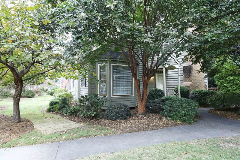 924 Albany Ct, Raleigh, NC 27615