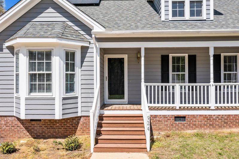 924 Broadhaven Dr, Raleigh, NC 27603