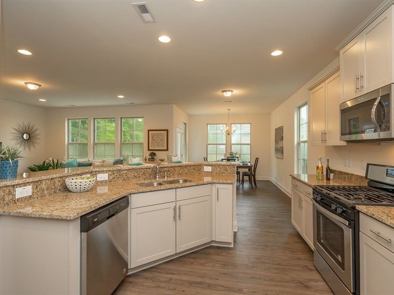 924 Burning Maple Ln #6 Hawthorne, Mebane, NC 27302