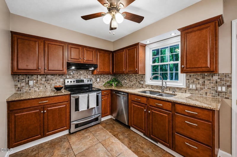 924 Carnoustie Cir, Cary, NC 27511