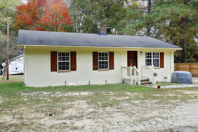 924 Currin Perry Rd, Zebulon, NC 27597