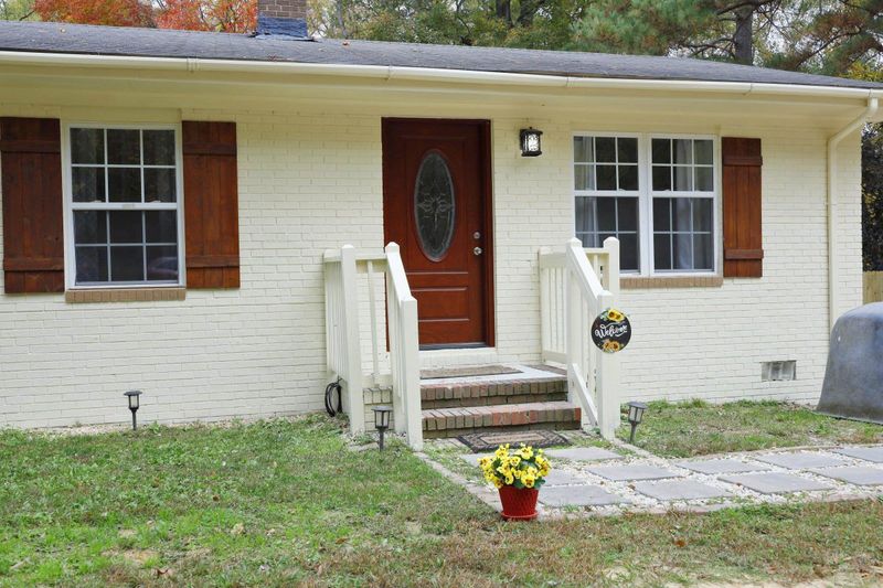 924 Currin Perry Rd, Zebulon, NC 27597