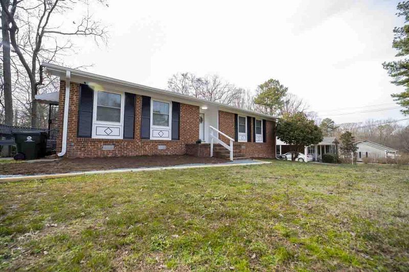 924 Danbury Dr, Durham, NC 27703