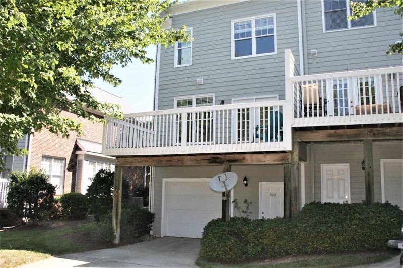 924 Edgewater Cir #924, Chapel Hill, NC 27516