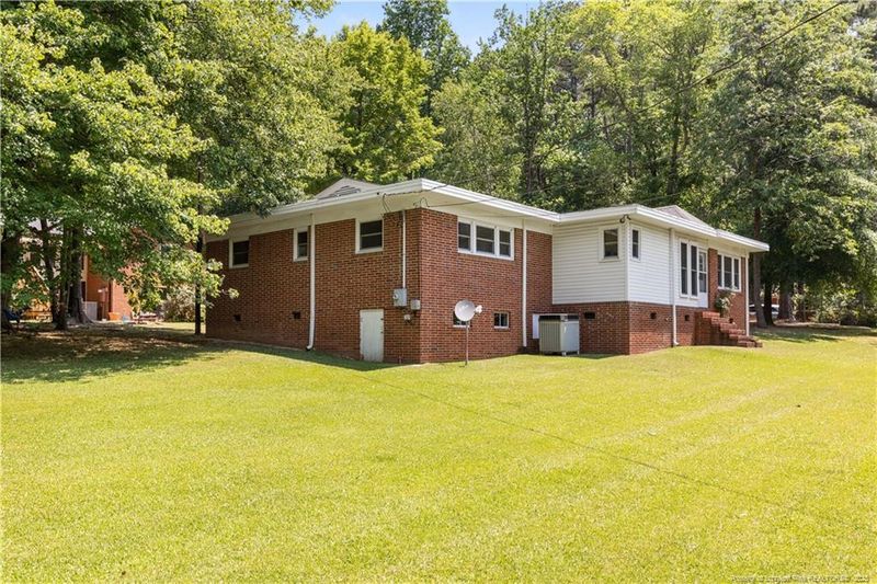 924 Fitts St, Sanford, NC 27330