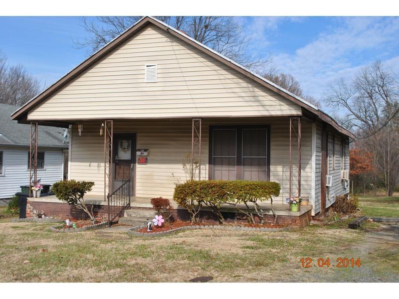 924 Fix St, Burlington, NC 27215