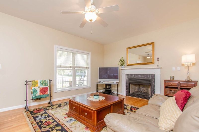 924 Lotus Ln, Wake Forest, NC 27587